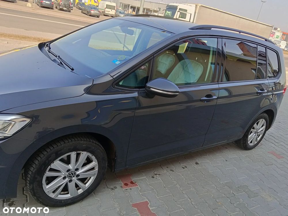 Volkswagen Touran - 5