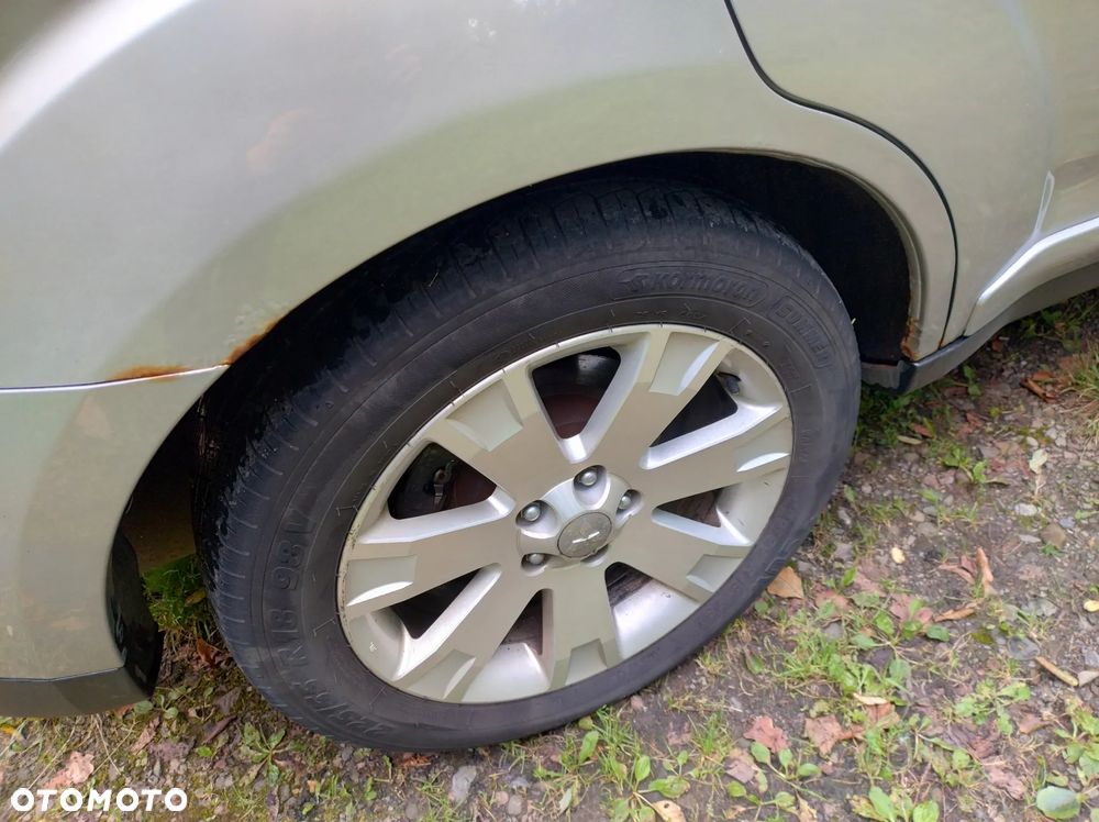 Mitsubishi Outlander - 15