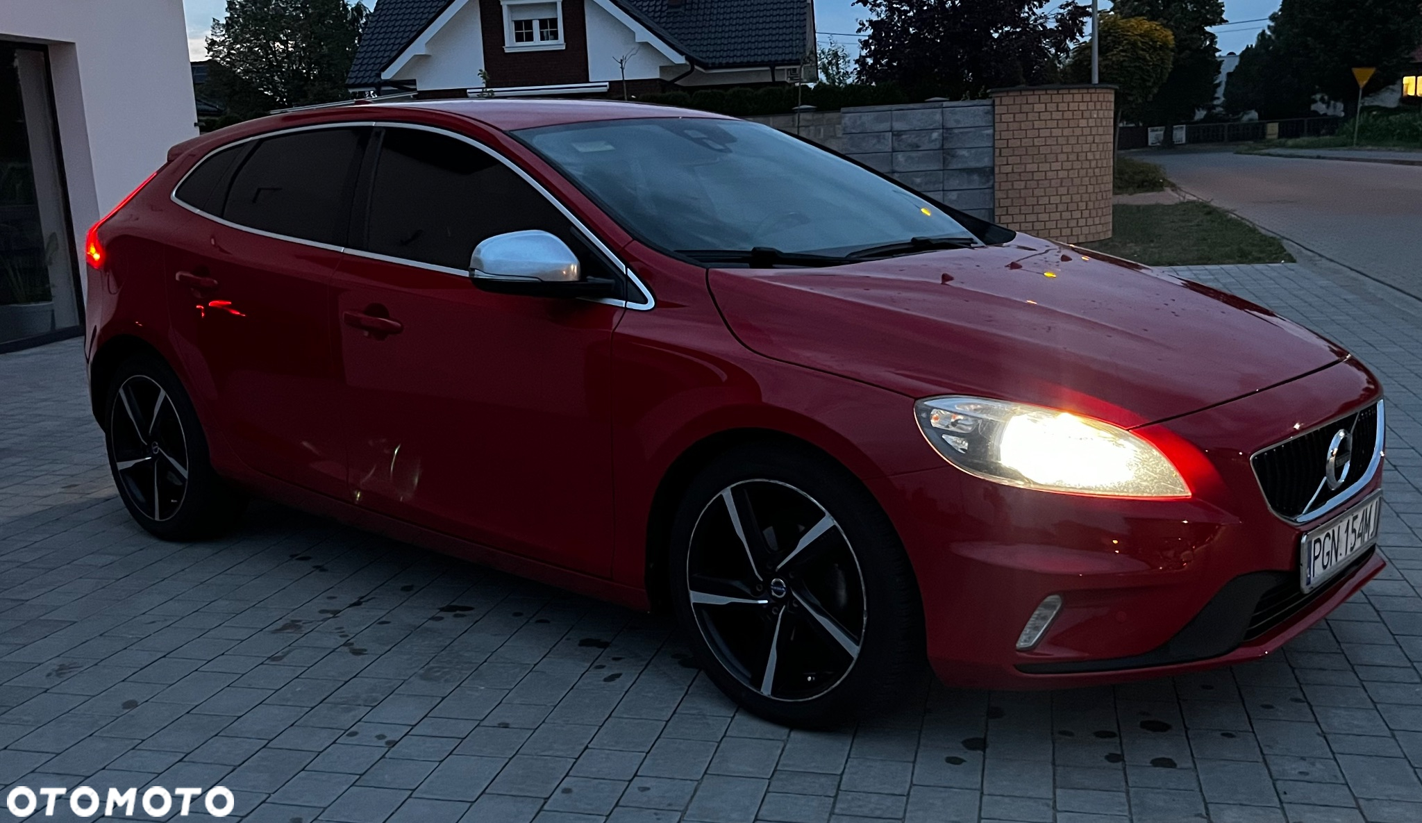 Volvo V40 D2 R Design - 9