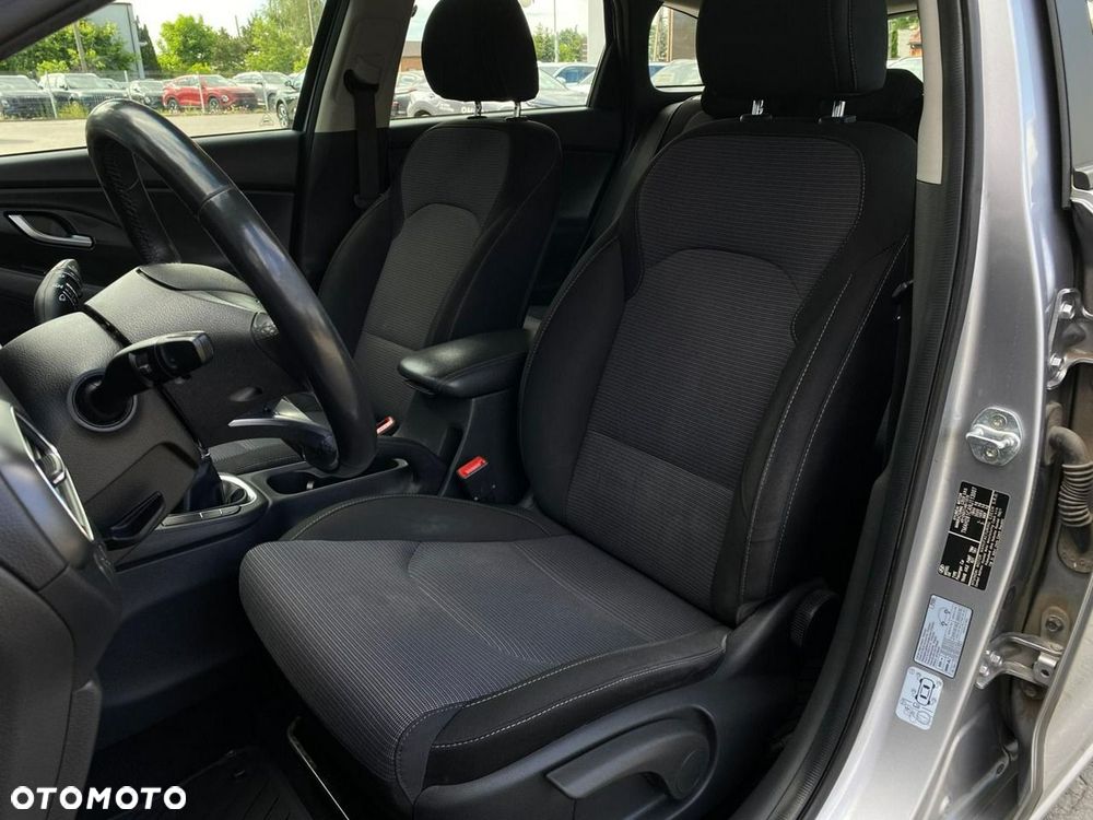 Hyundai i30 1.5 DPI Modern - 25