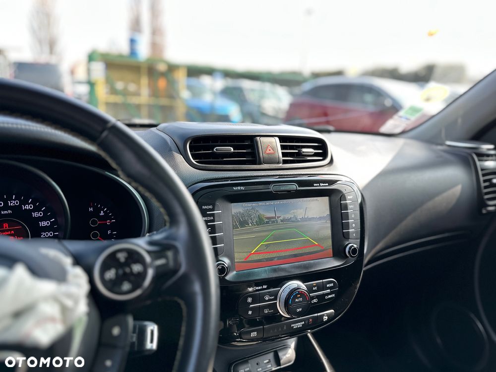 Kia Soul 1.6 CRDI Automatik UEFA EURO 2016 - 12