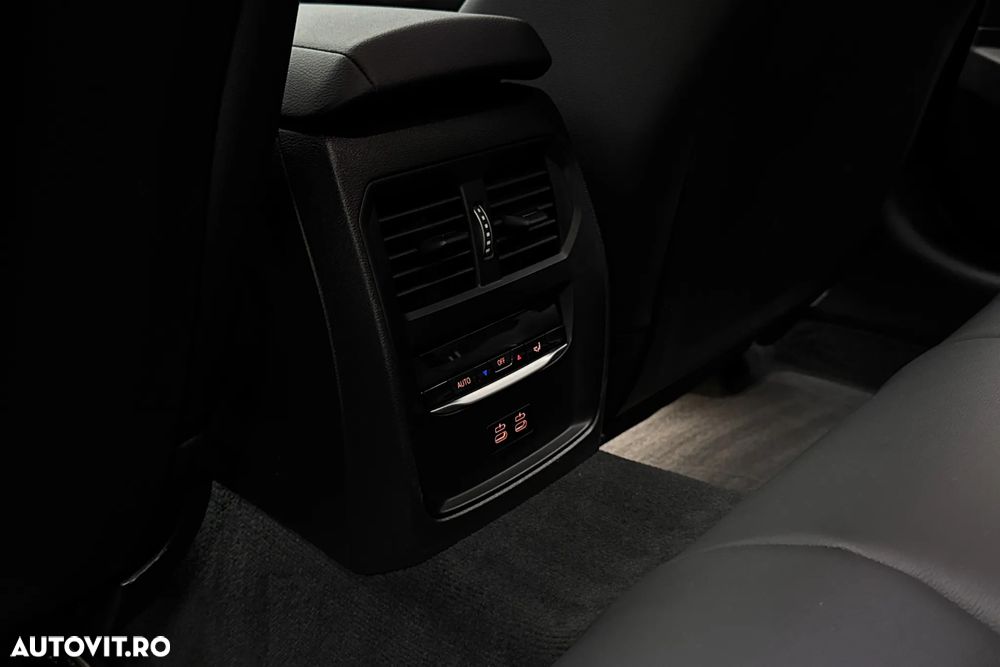 BMW Seria 3 320d xDrive AT Sport Line - 26