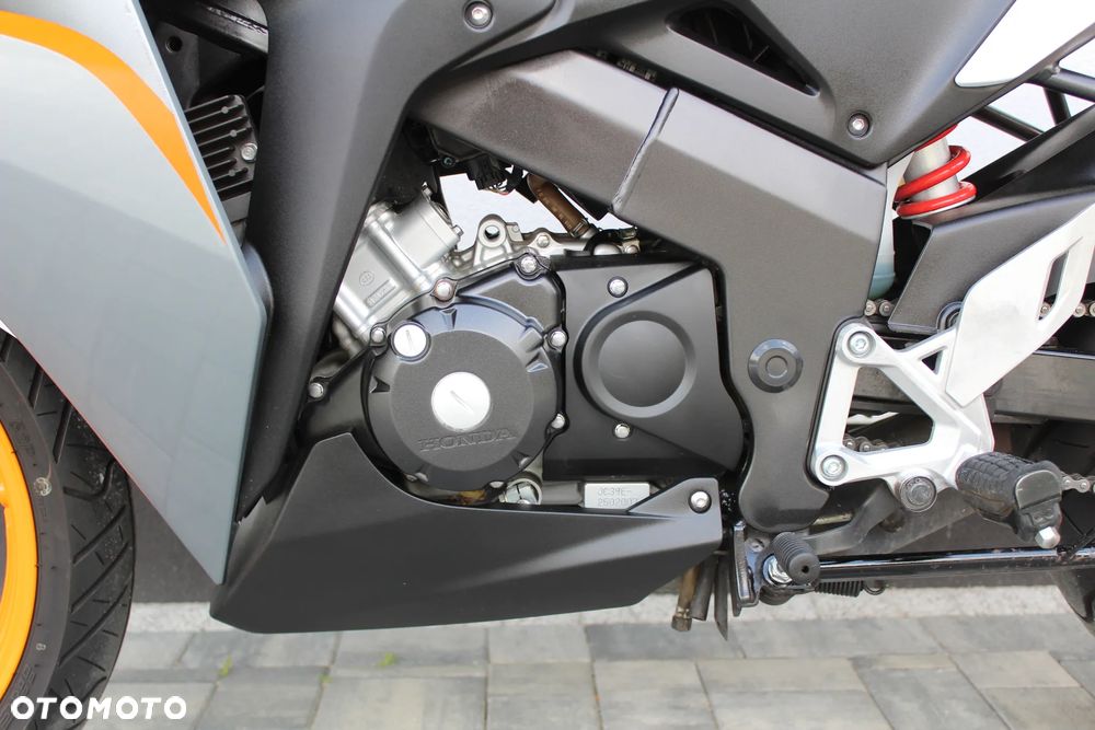 Honda CBR - 12