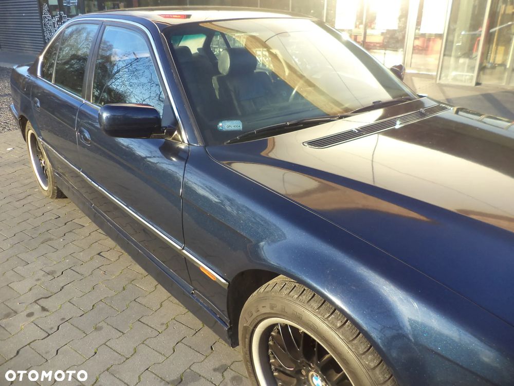 BMW Seria 7 728i L - 25
