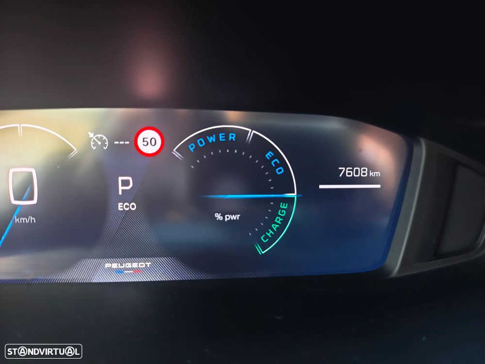 Peugeot e-208 Allure - 23