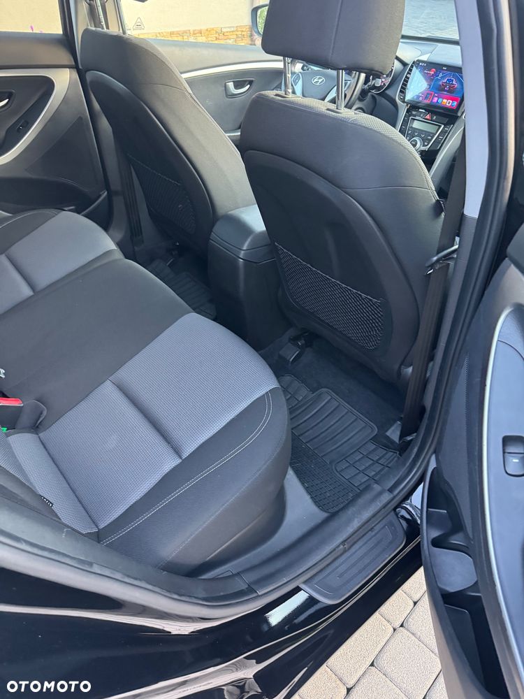 Hyundai i30 1.4 Classic + - 28