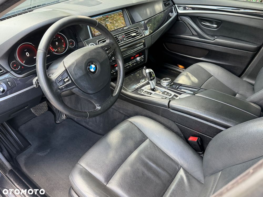 BMW Seria 5 518d Business Edition - 29