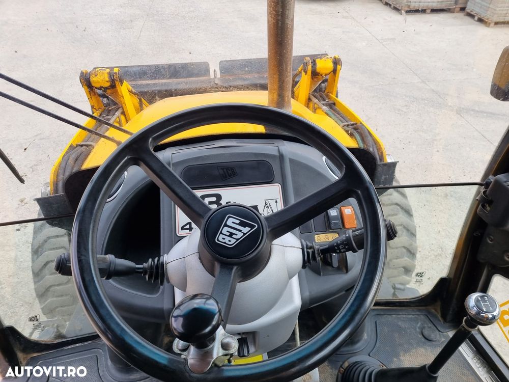 JCB 3CX - 12