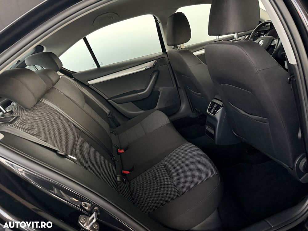 Skoda Octavia 1.2 TSI DSG FAMILY - 28