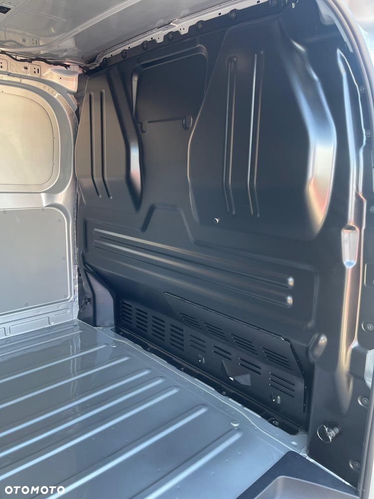 Volkswagen Transporter - 9