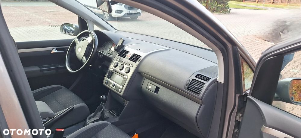 Volkswagen Touran - 9