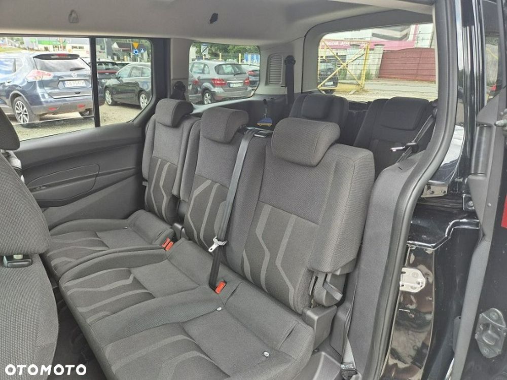 Ford Tourneo Connect Grand - 24