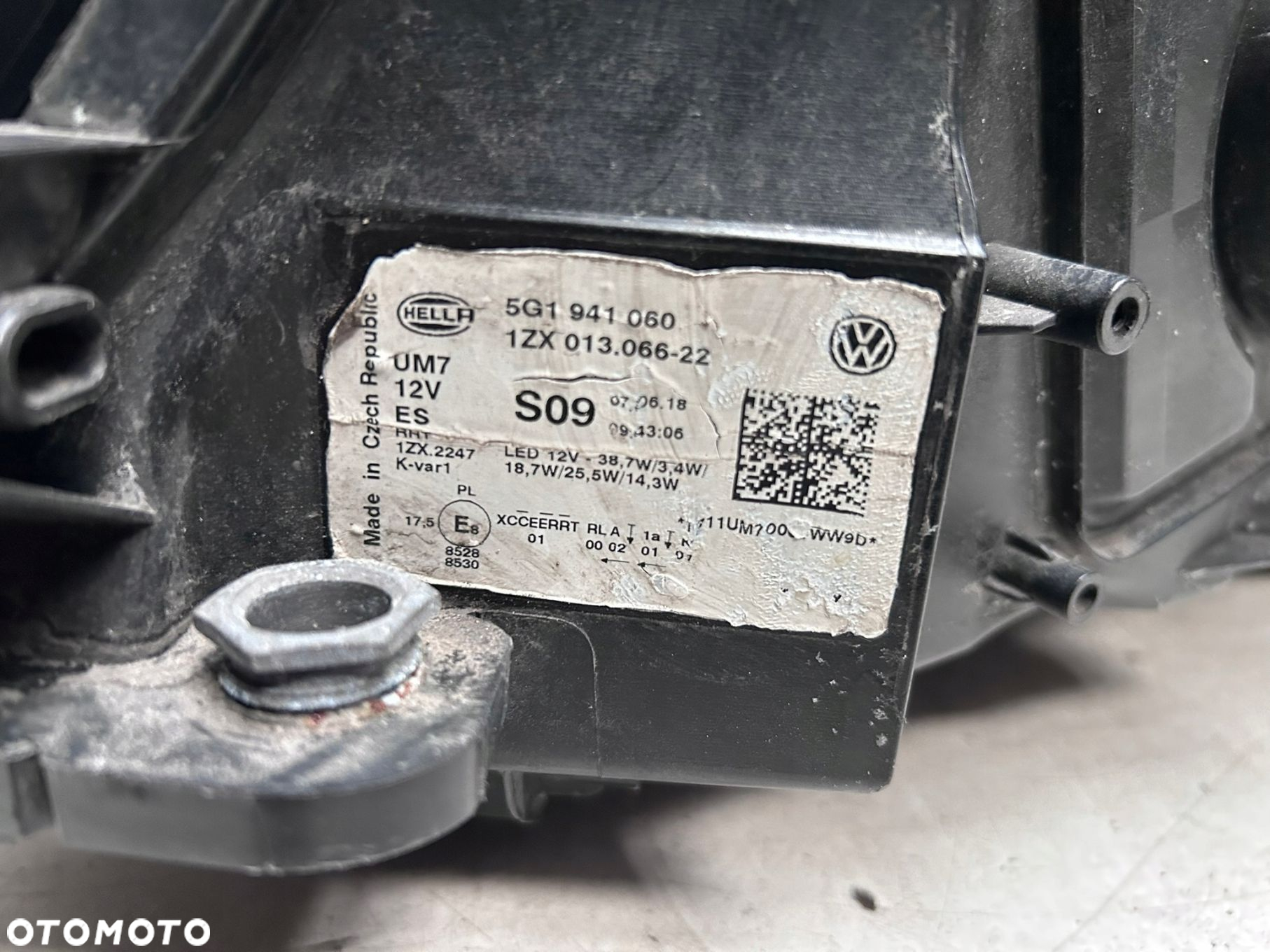 Reflektor prawy Volkswagen Golf 7 5G1941060 - 5