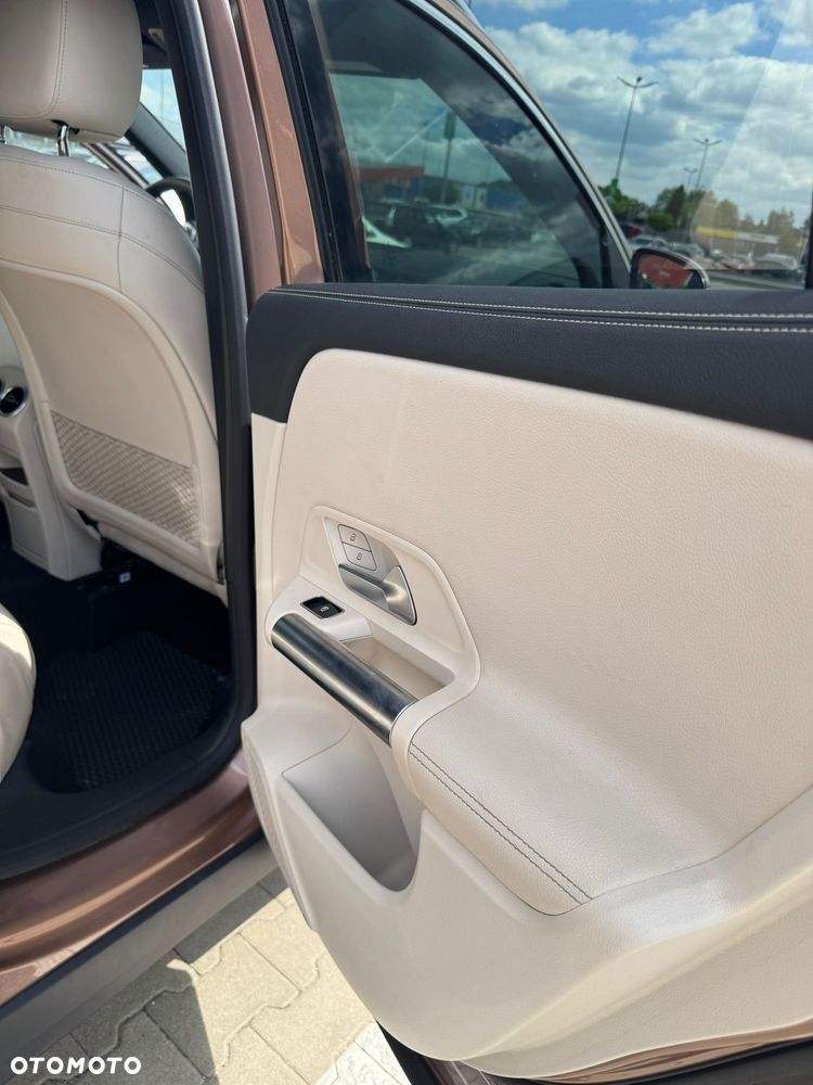 Mercedes-Benz GLA 250 - 36