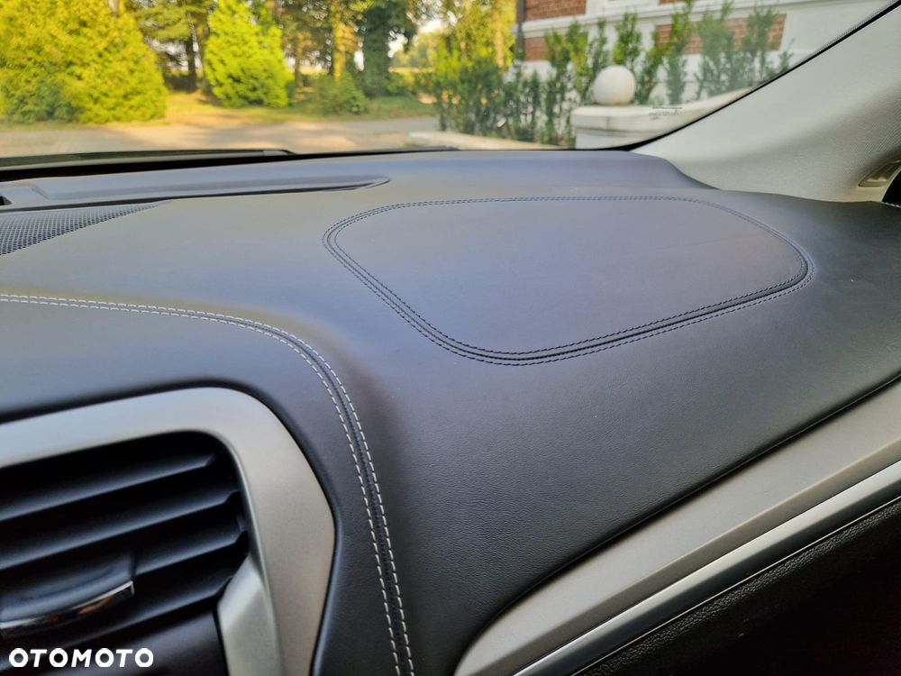 Ford Mondeo - 28