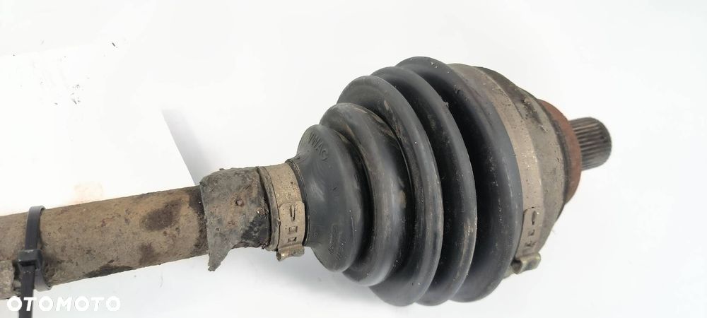 PÓŁOŚ LEWA PRZÓD SKODA OCTAVIA IV - 4