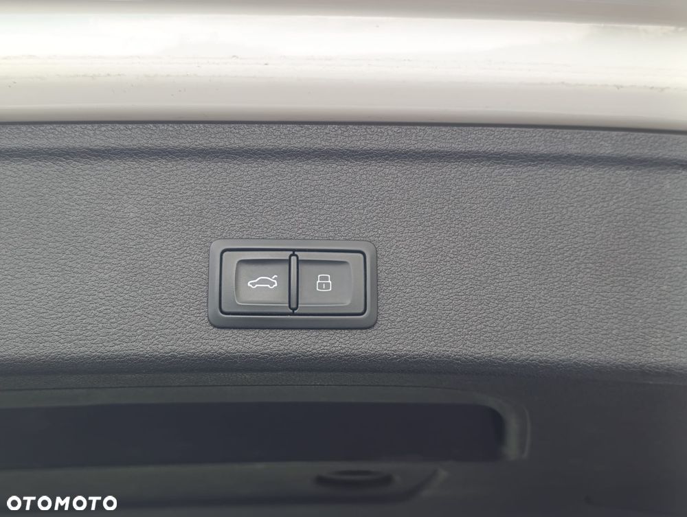 Audi A4 Avant 35 TDI Sport S tronic - 28