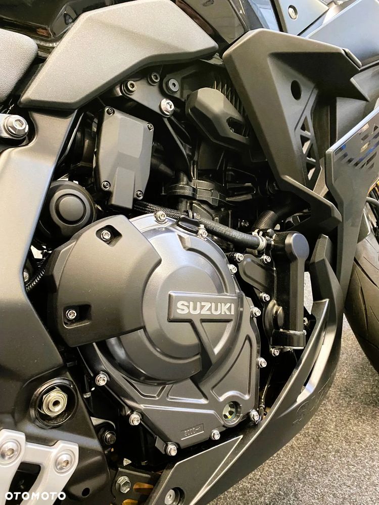Suzuki GSX-R - 10