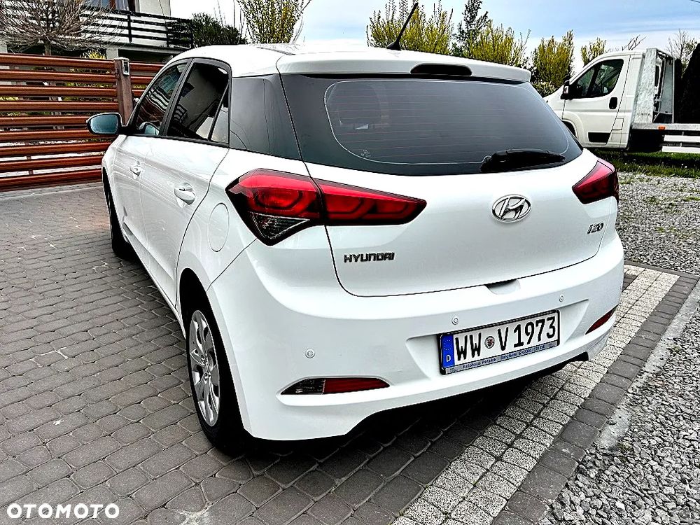 Hyundai i20 blue 1.2 YES Gold - 13