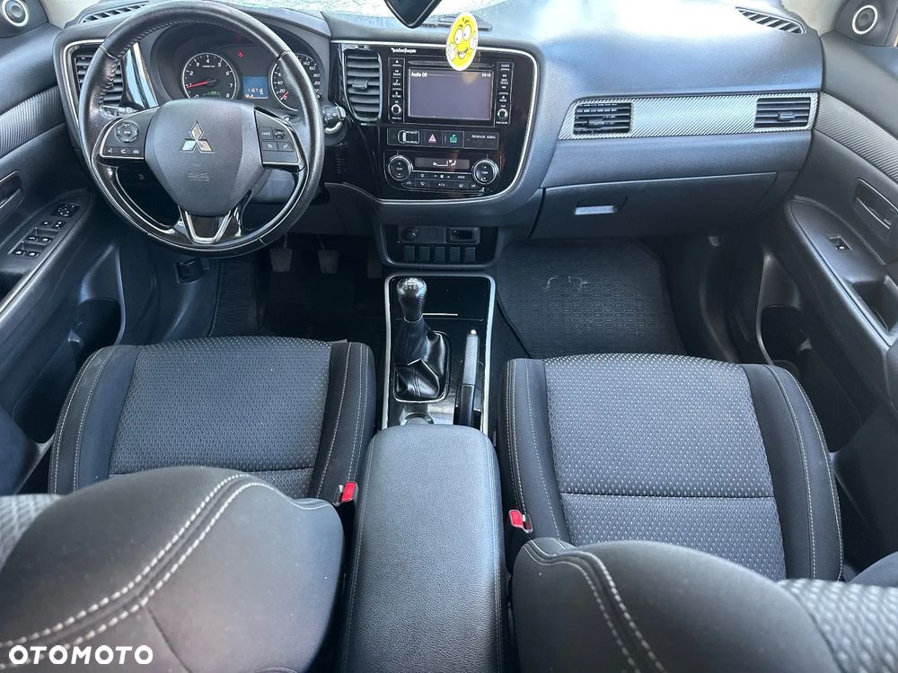 Mitsubishi Outlander 2.0 City Style 2WD - 24