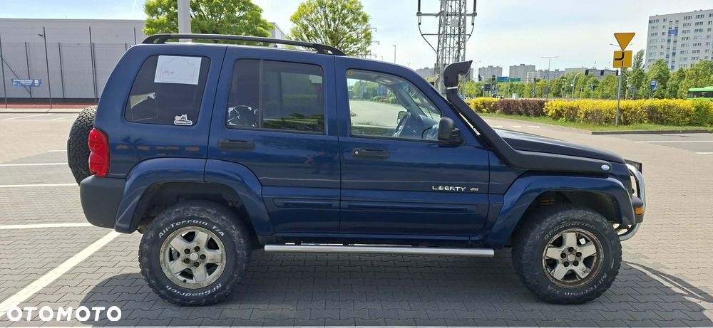 Jeep Liberty 3.7 4x4 - 8