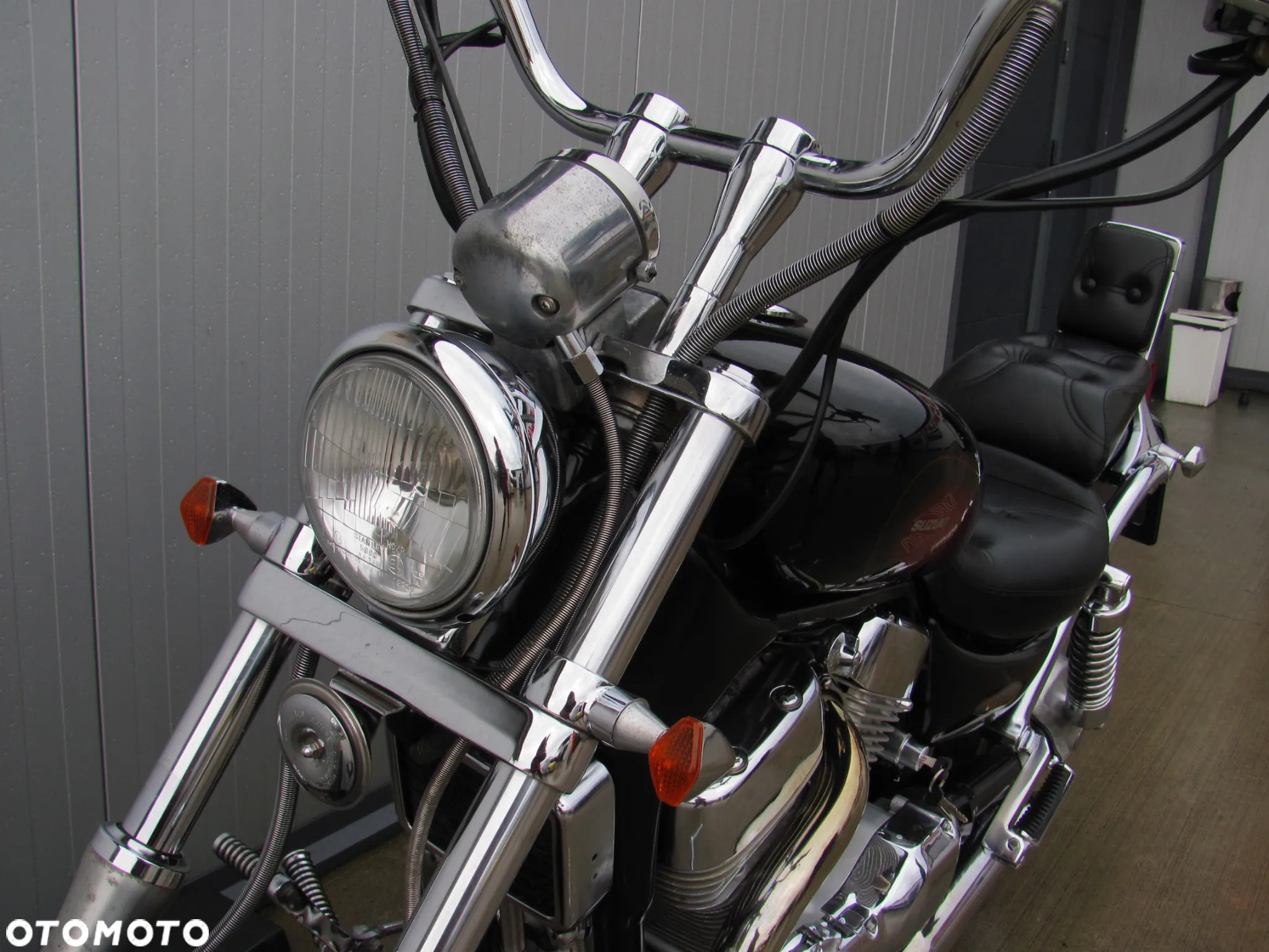 Suzuki Intruder - 21