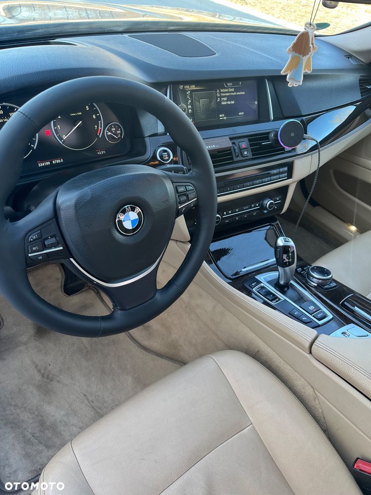 BMW Seria 5 528i xDrive - 8