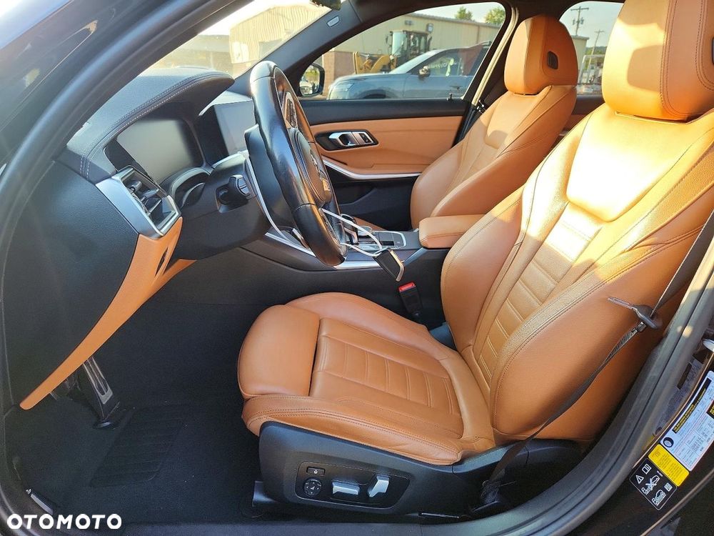 BMW Seria 3 330i xDrive M Sport - 8
