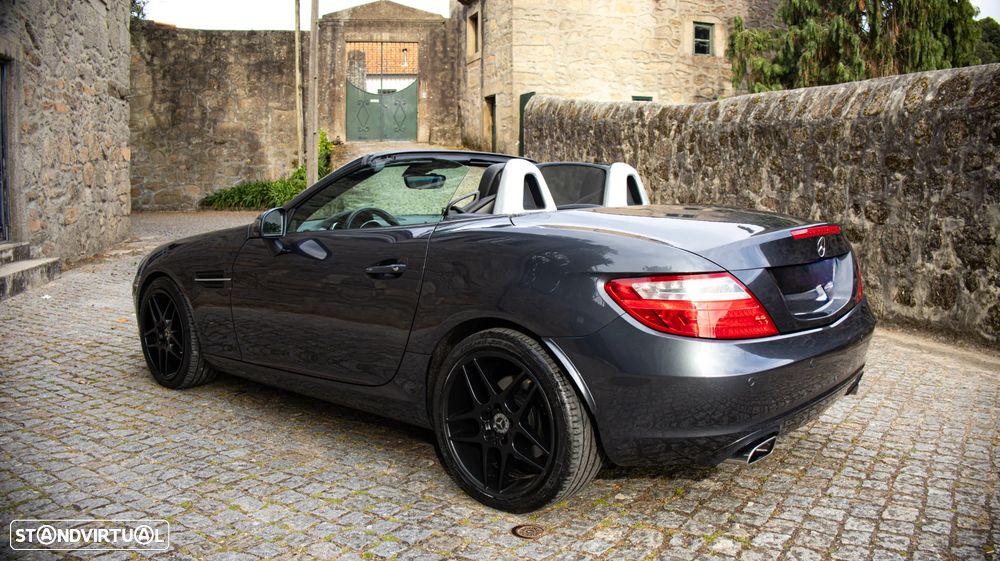 Mercedes-Benz SLK 200 (BlueEFFICIENCY) CarbonLOOK Edition - 25
