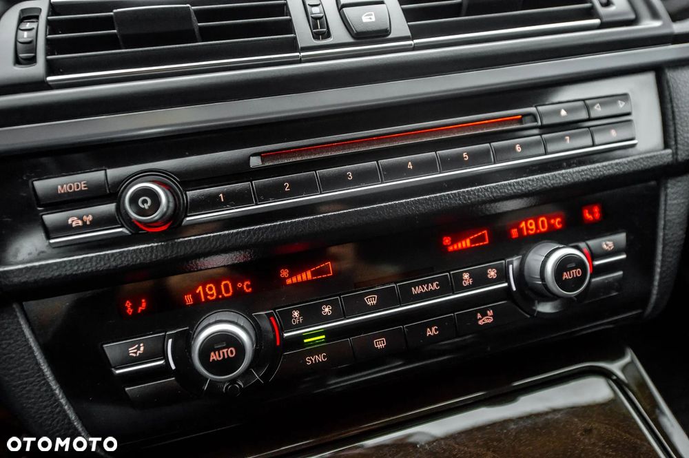 BMW Seria 5 530d Sport-Aut Luxury Line - 26