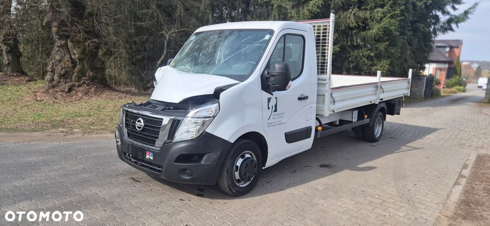 Nissan INTERSTAR - 1