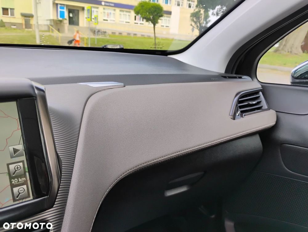Peugeot 2008 1.6 e-HDi Allure S&S - 23