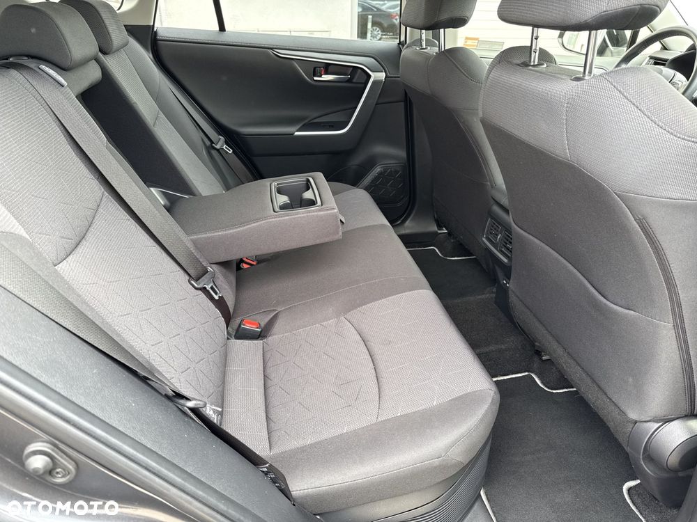 Toyota RAV4 - 8