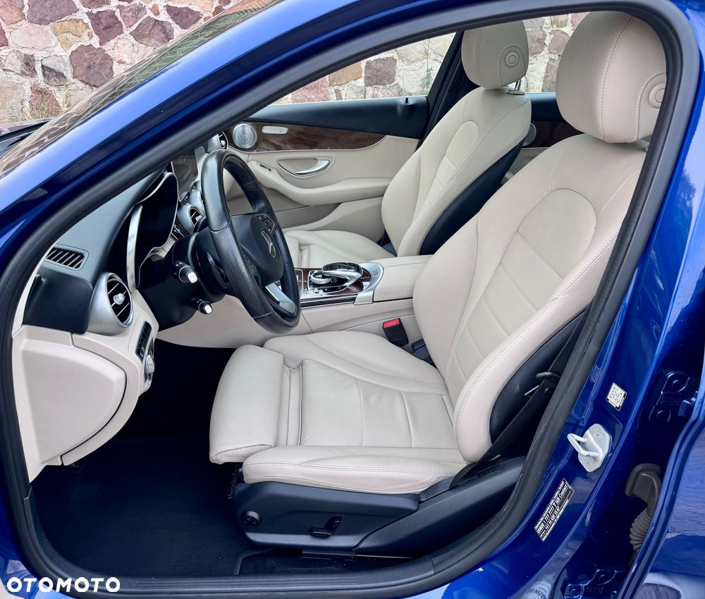 Mercedes-Benz Klasa C 250 d 4-Matic 9G-TRONIC - 13
