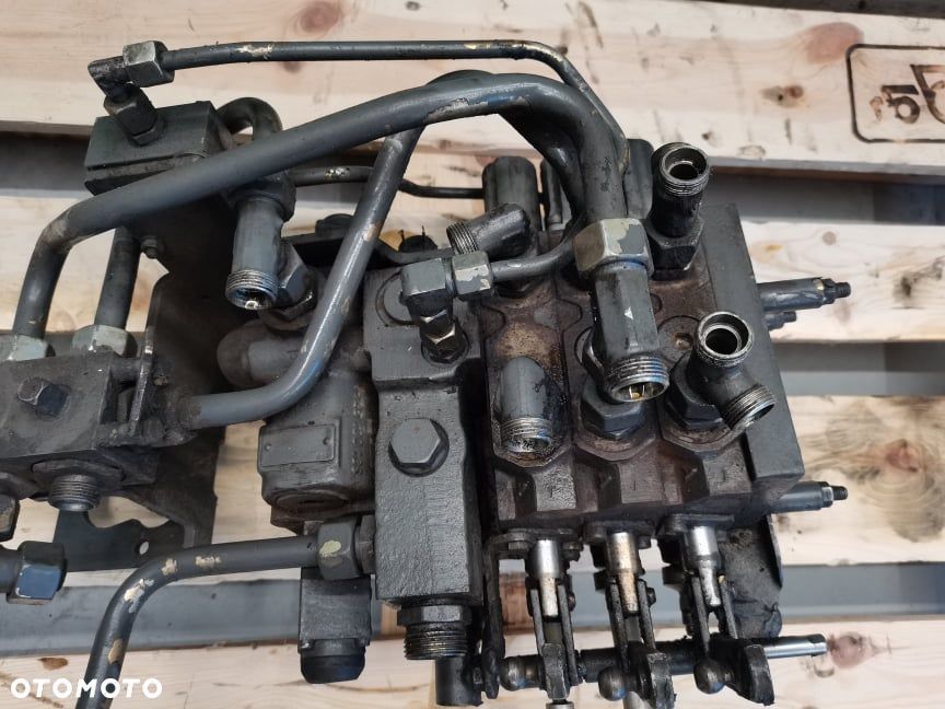 Rozdzielacz Fendt 824 Favorit - 2