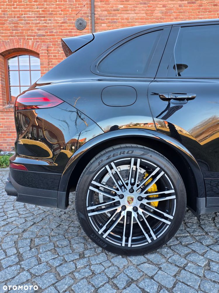 Porsche Cayenne Turbo S Tiptronic S - 21