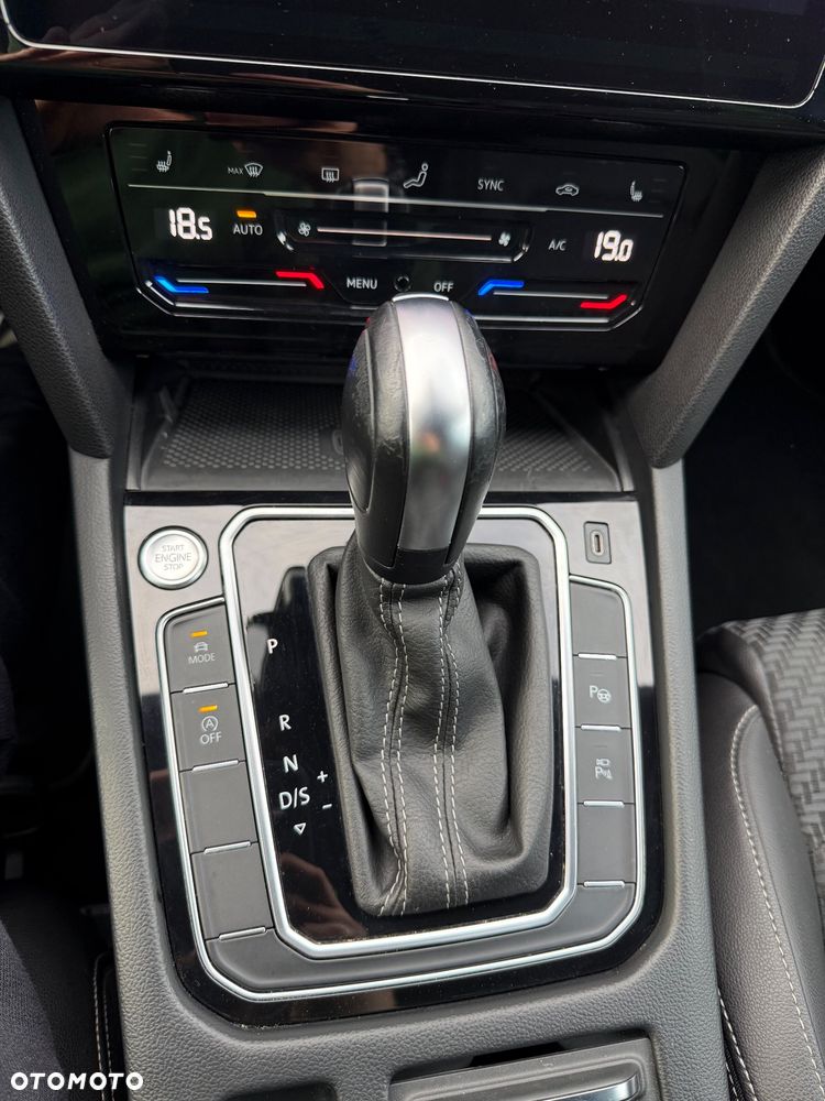 Volkswagen Passat 1.5 TSI OPF DSG Highline - 24