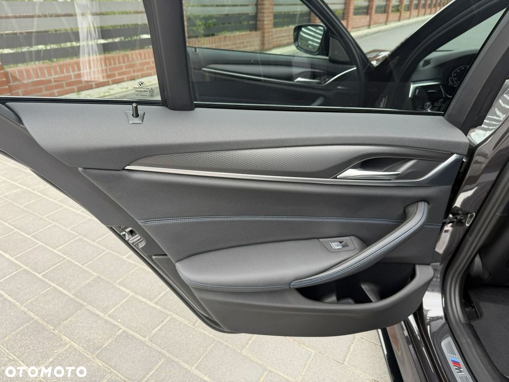 BMW Seria 5 520d xDrive mHEV M Sport sport - 35