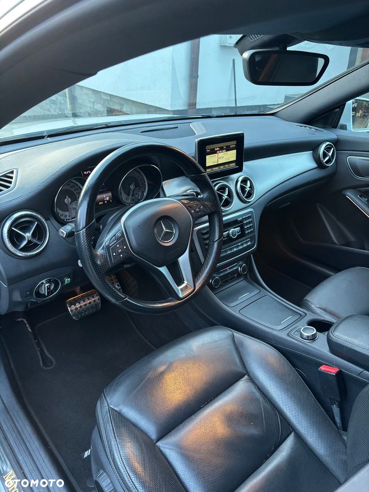 Mercedes-Benz CLA 250 7G-DCT AMG Line - 21