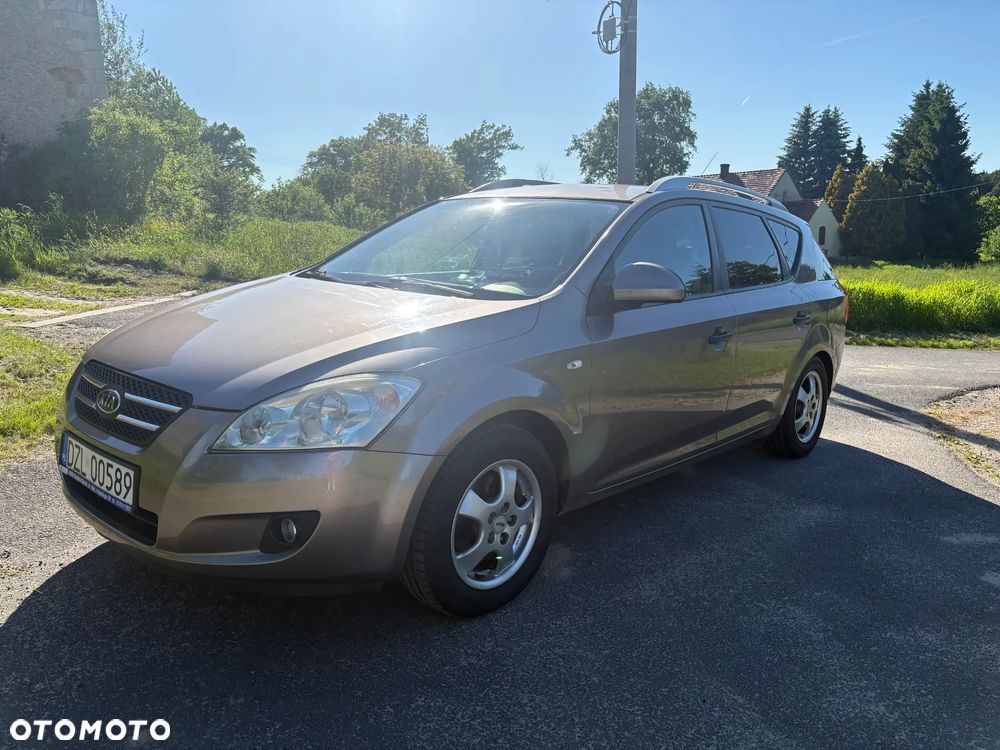 Kia Ceed 1.4 Comfort - 1