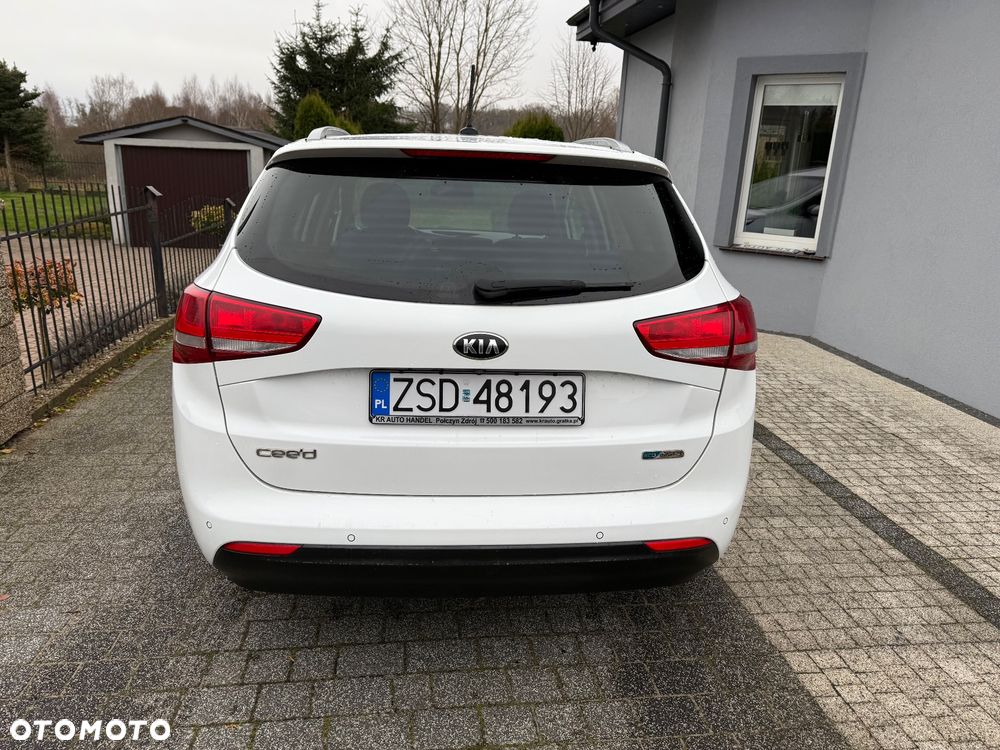 Kia Ceed 1.6 CRDi 136 ISG GT Line - 23