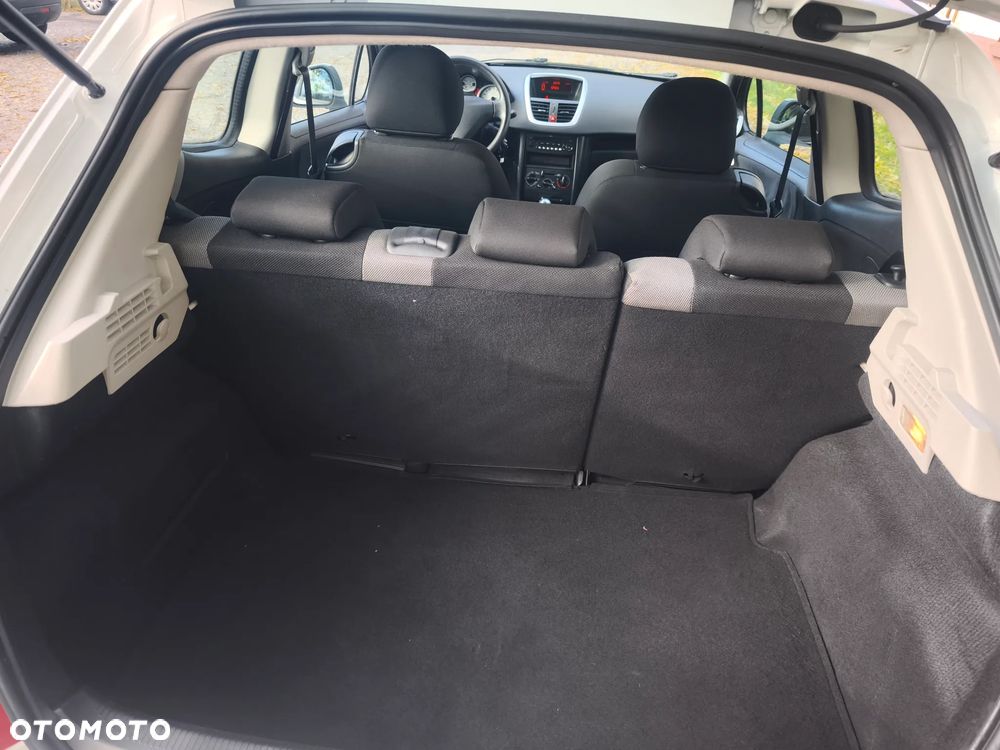Peugeot 207 2009 photo 5