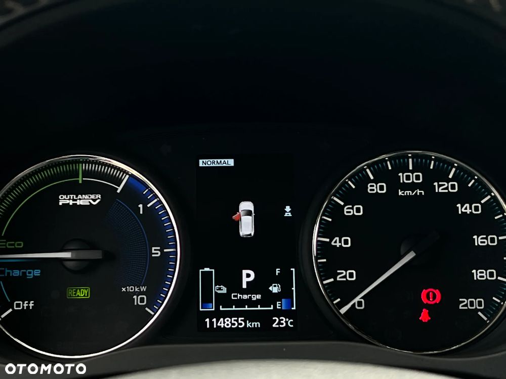 Mitsubishi Outlander 2.4 4WD Diamant+ - 18