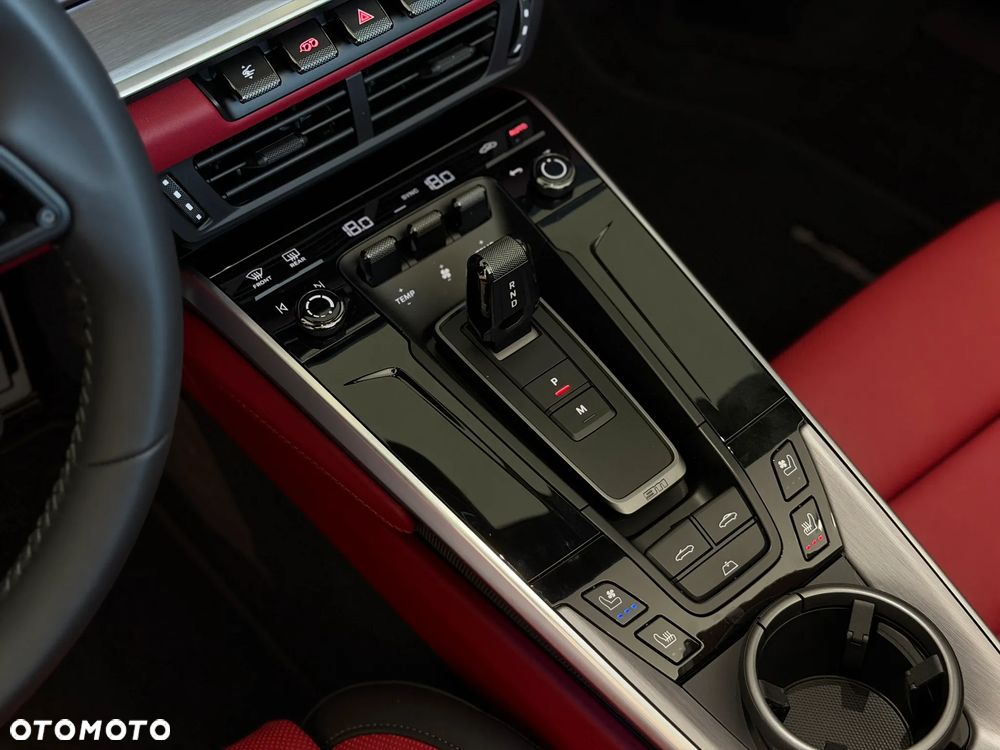 Porsche 911 Carrera 4S - 37