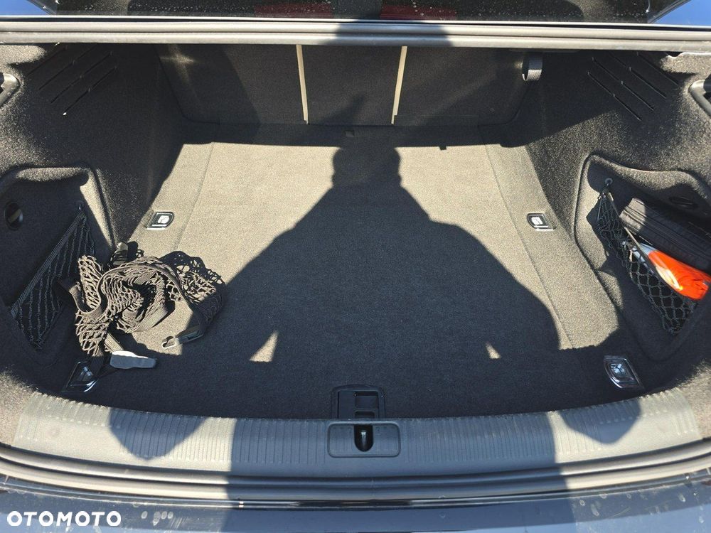 Audi A4 Limousine - 15