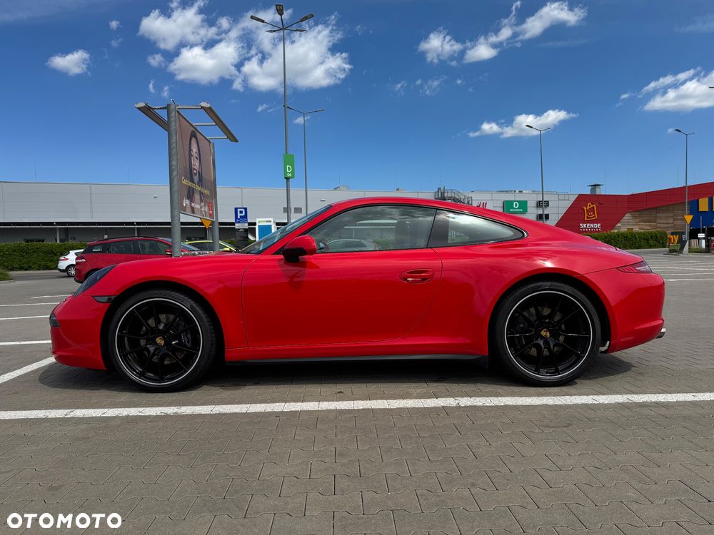 Porsche 911 Carrera 4 PDK - 3