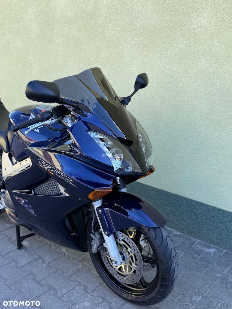 Honda VFR - 2