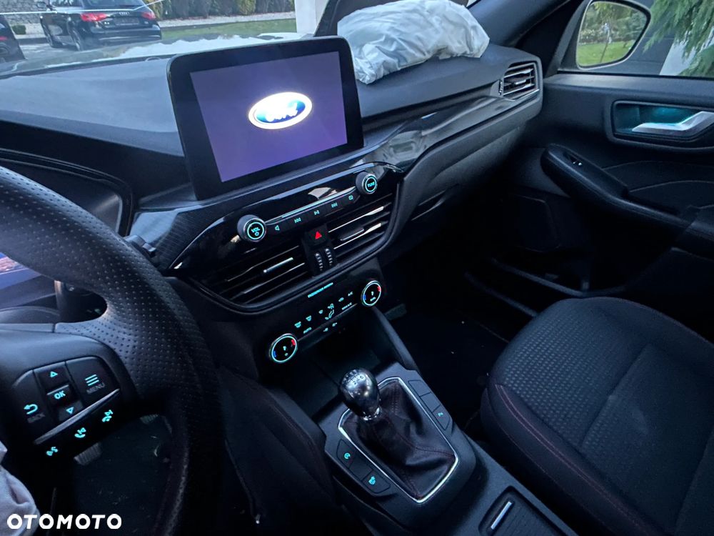 Ford Kuga 1.5 EcoBoost 2x4 ST-Line - 9
