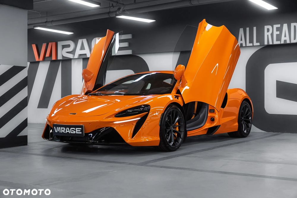 McLaren Artura - 3
