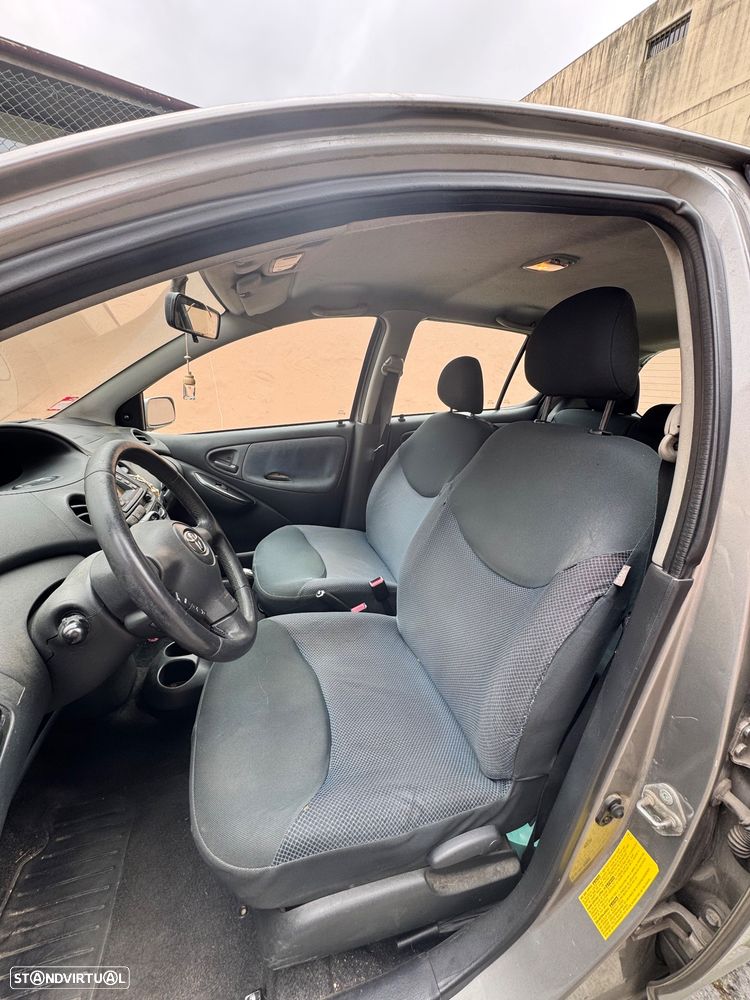 Toyota Yaris 1.0 SE - 5